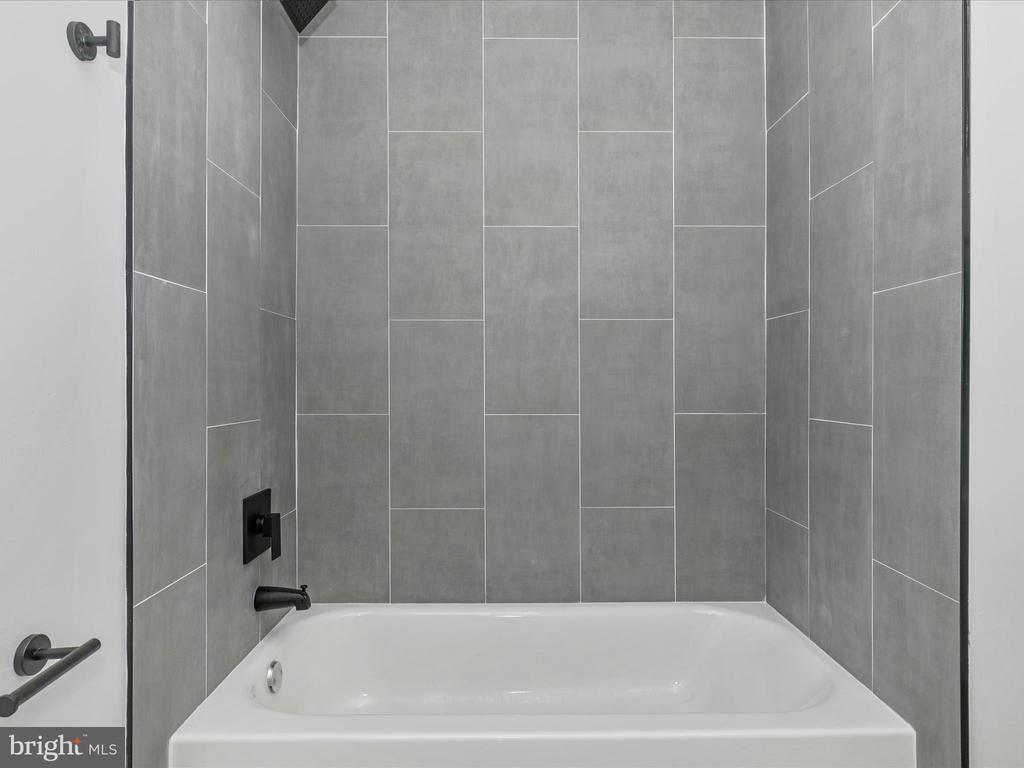 5307 REGAL COURT