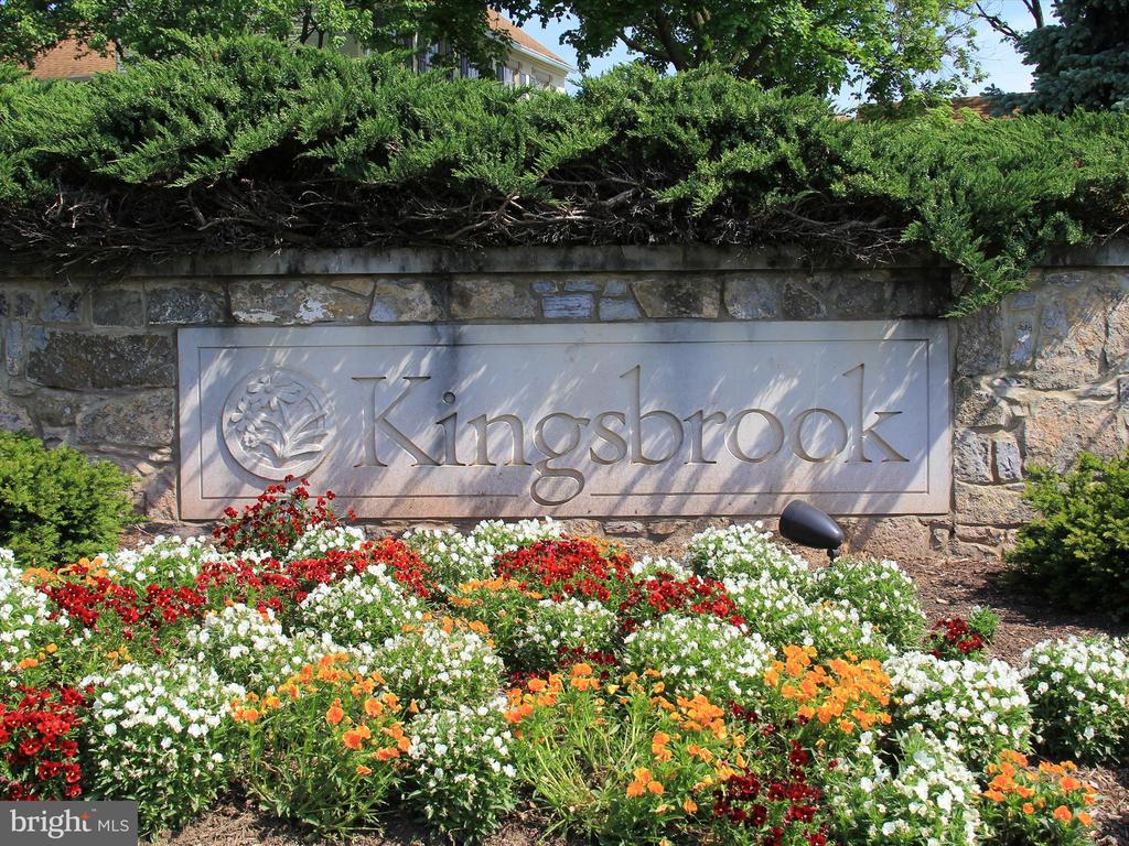 5307 REGAL COURT