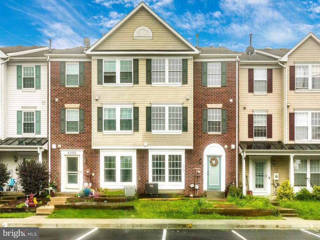 5307 REGAL COURT