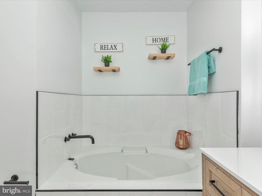 5307 REGAL COURT