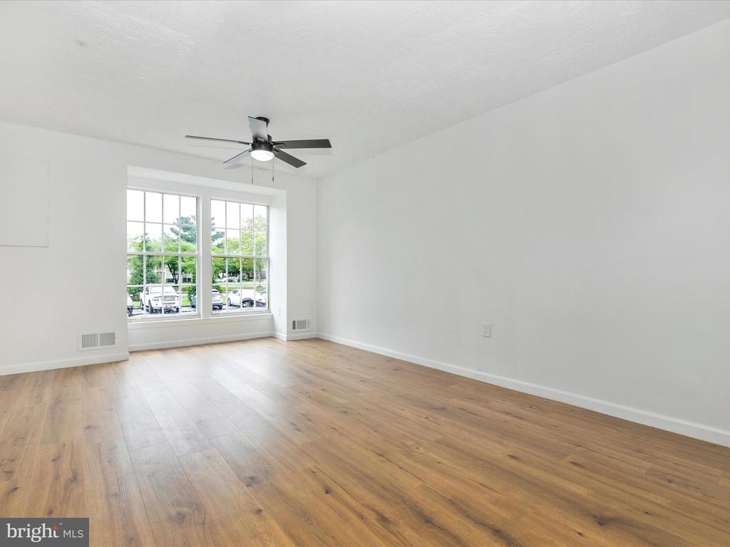 5307 REGAL COURT