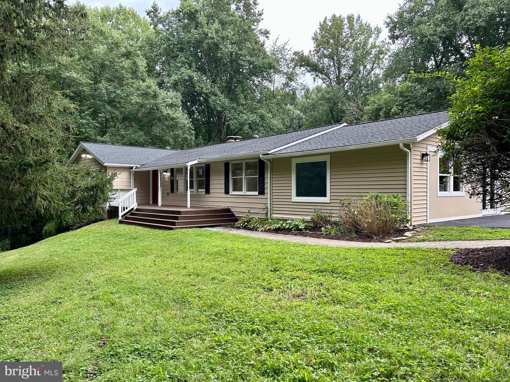 8323 SHARON DRIVE