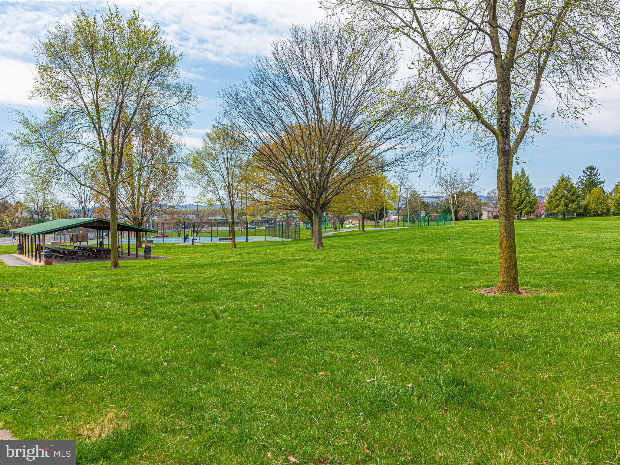 1725 NORTHRIDGE LANE