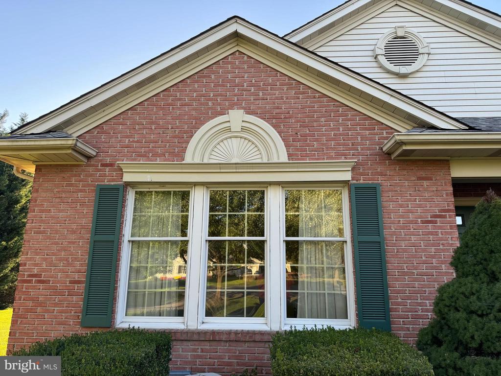 8202 FOX HUNT LANE