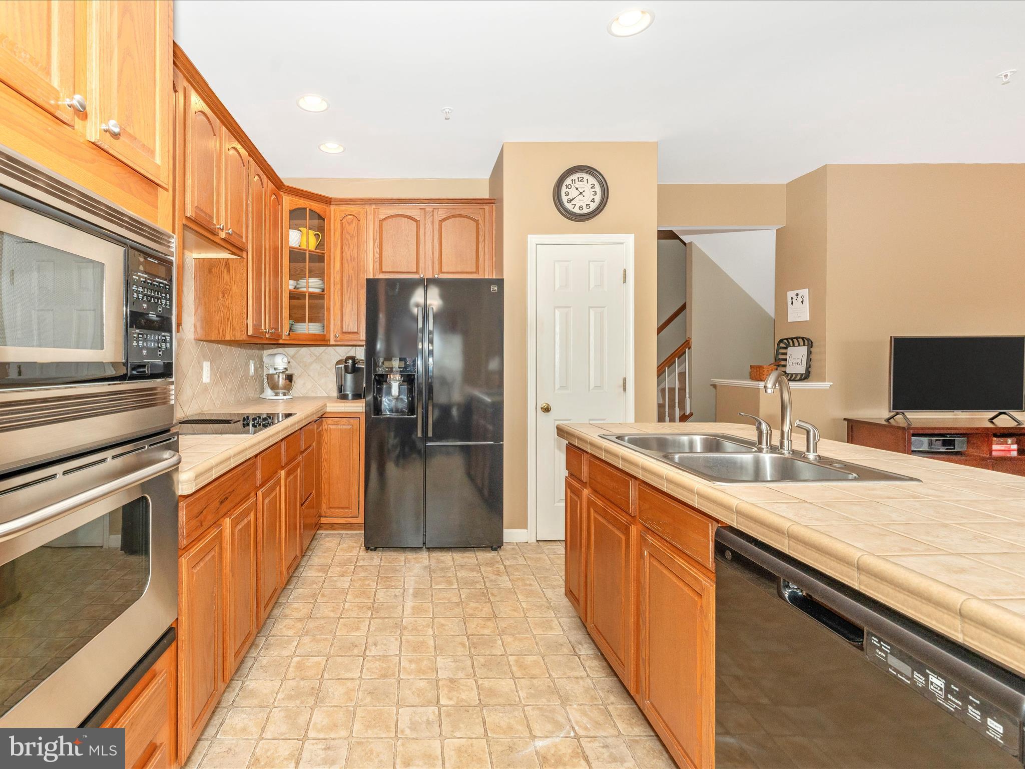 5802 MERCANTILE DRIVE W