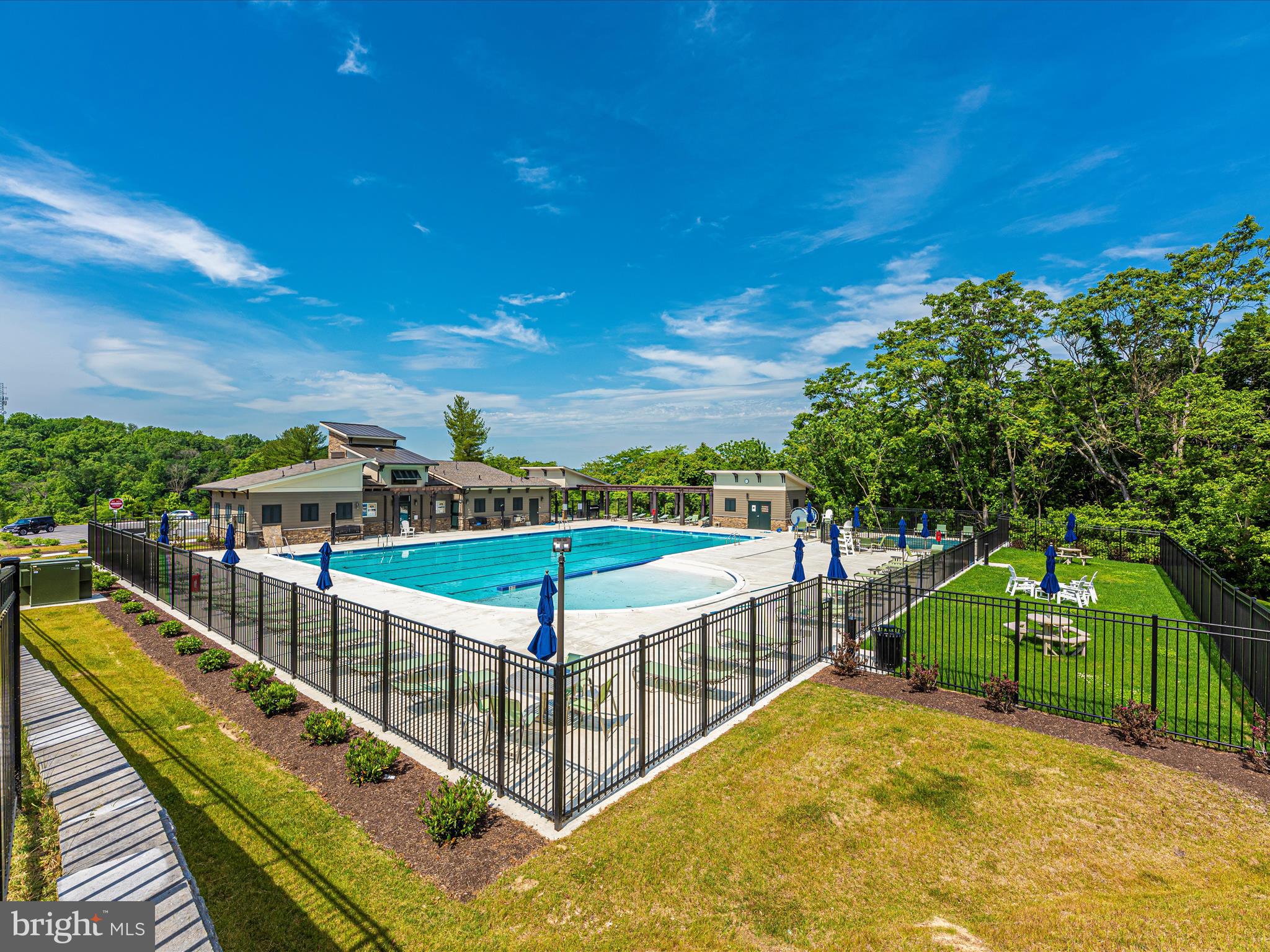 5602 PINE BLUFF COURT