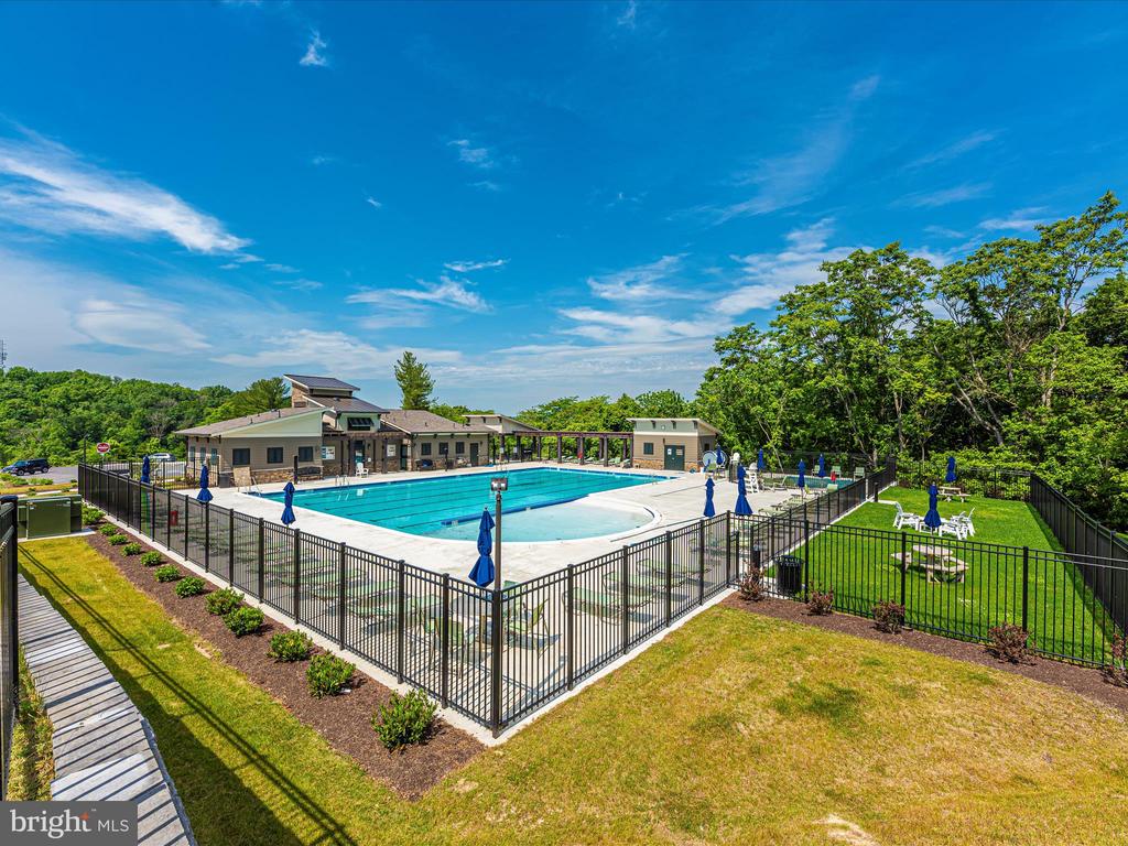 5602 PINE BLUFF COURT