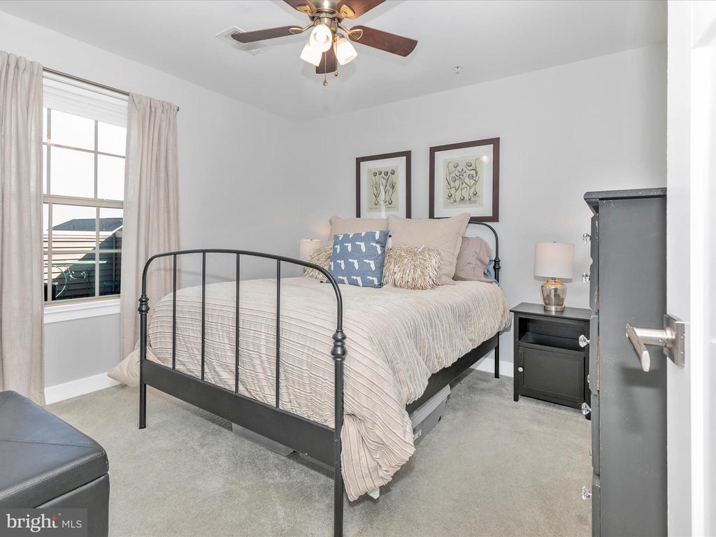 5829 EAGLEHEAD DRIVE