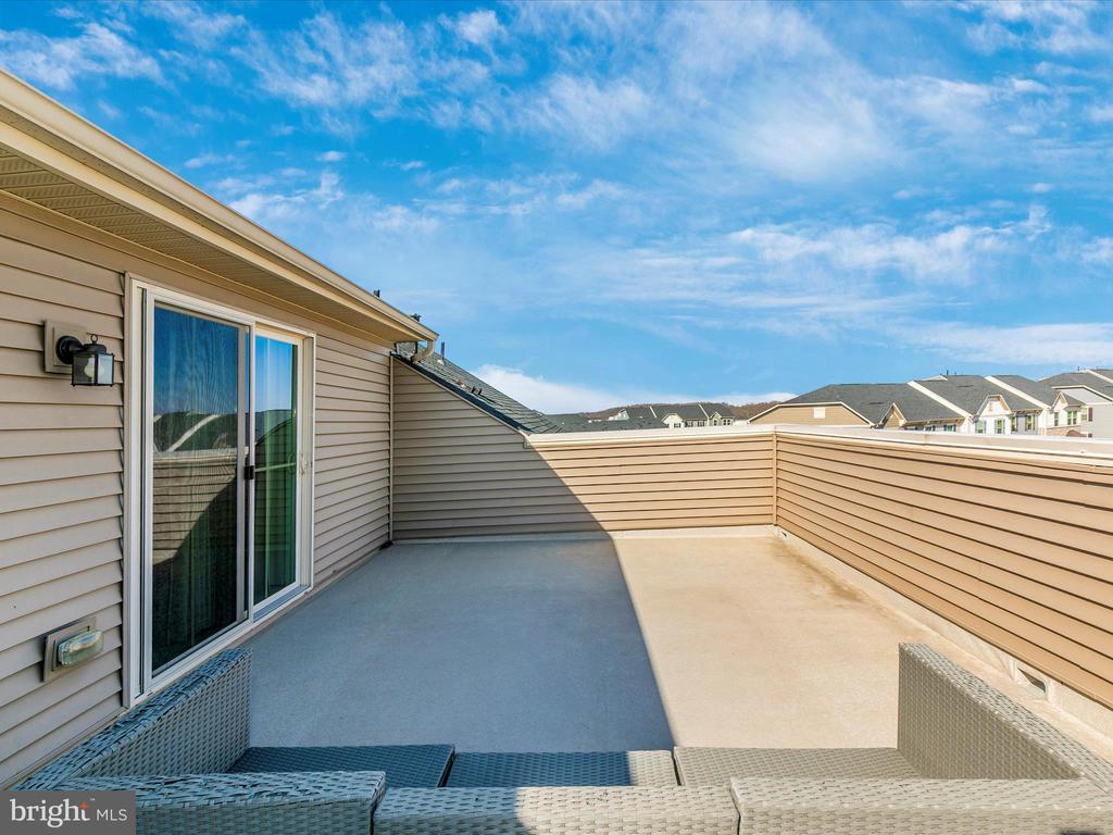5829 EAGLEHEAD DRIVE