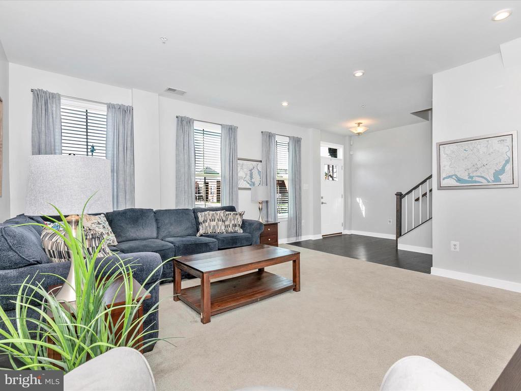 5829 EAGLEHEAD DRIVE