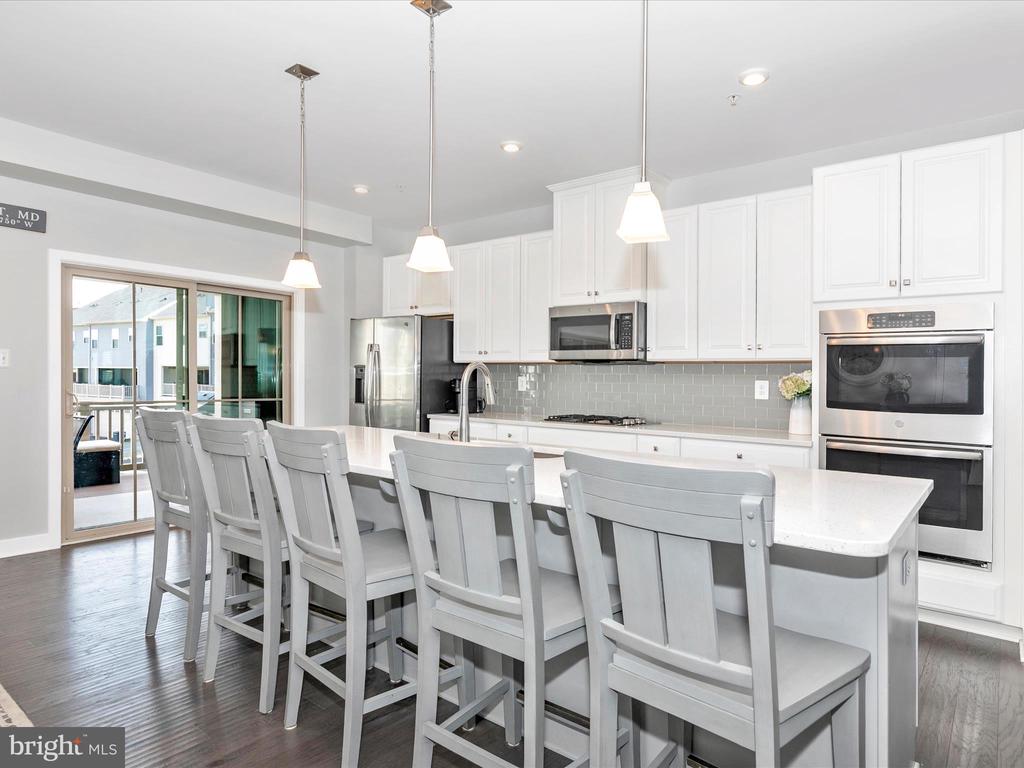 5829 EAGLEHEAD DRIVE