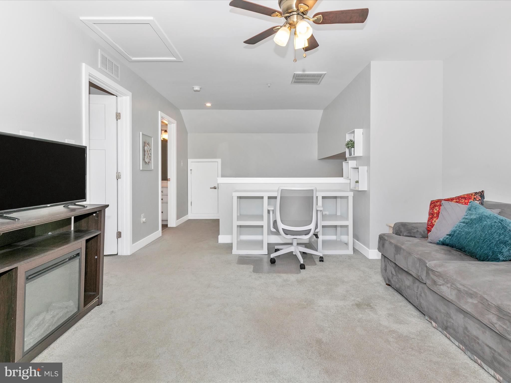 5829 EAGLEHEAD DRIVE