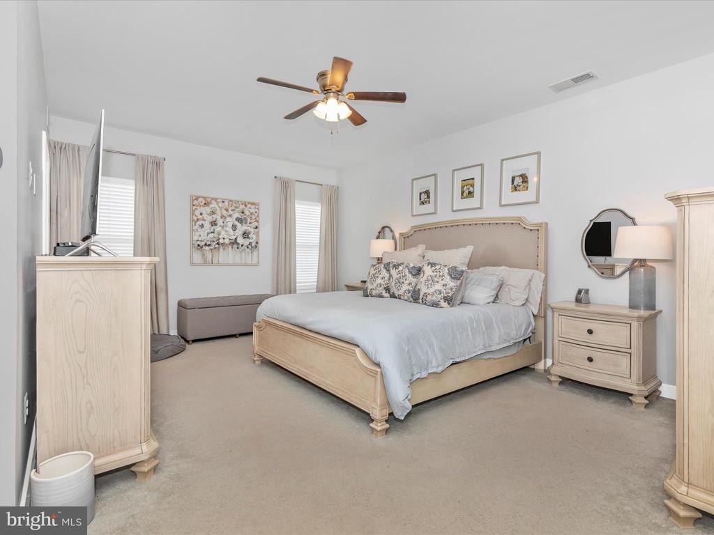 5829 EAGLEHEAD DRIVE