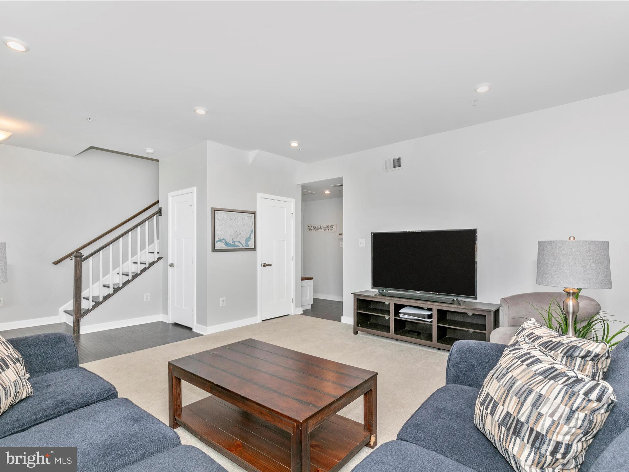 5829 EAGLEHEAD DRIVE