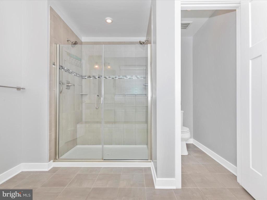 5829 EAGLEHEAD DRIVE