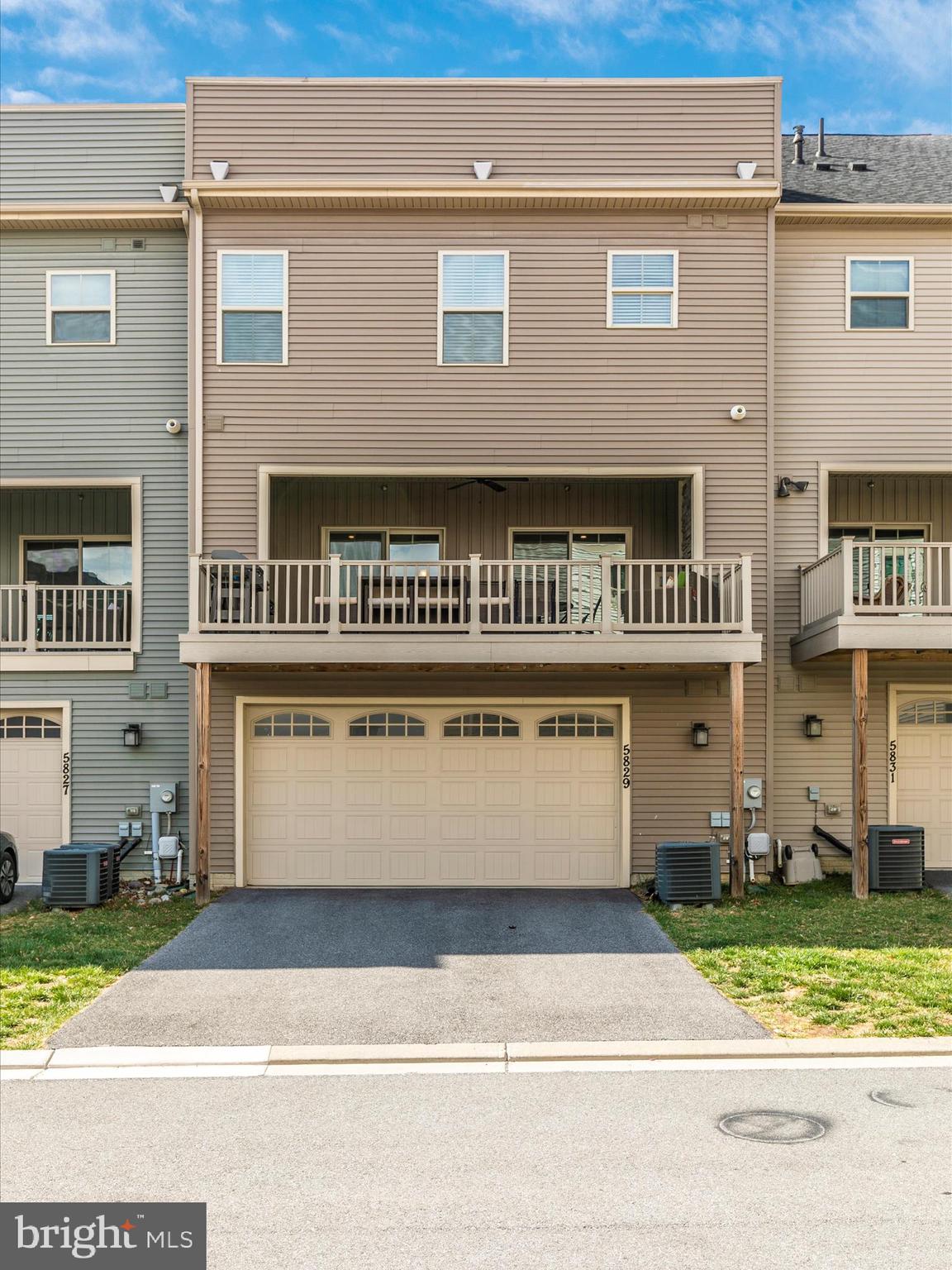 5829 EAGLEHEAD DRIVE