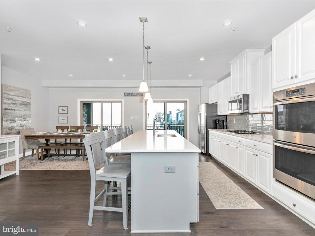 5829 EAGLEHEAD DRIVE