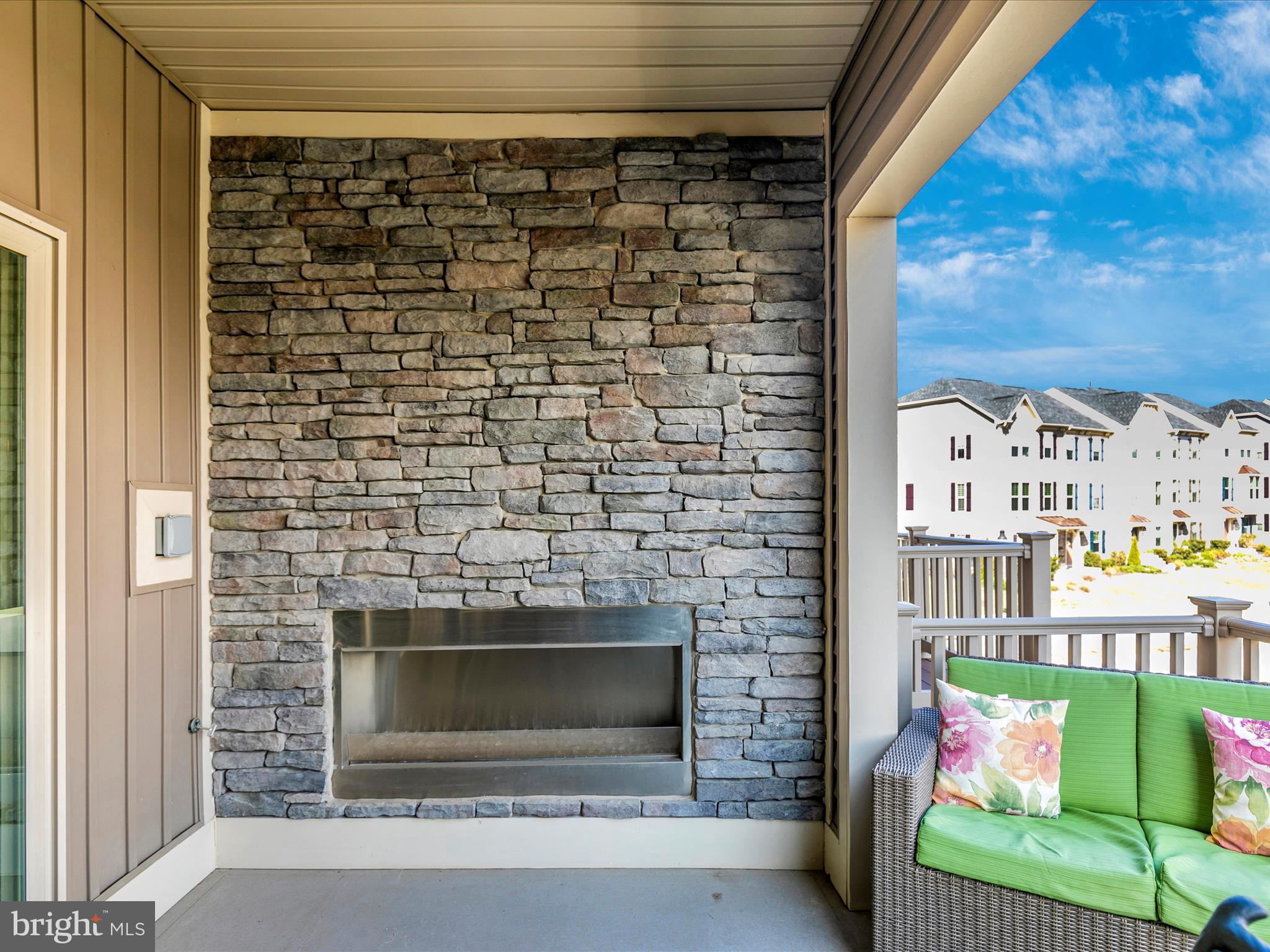 5829 EAGLEHEAD DRIVE