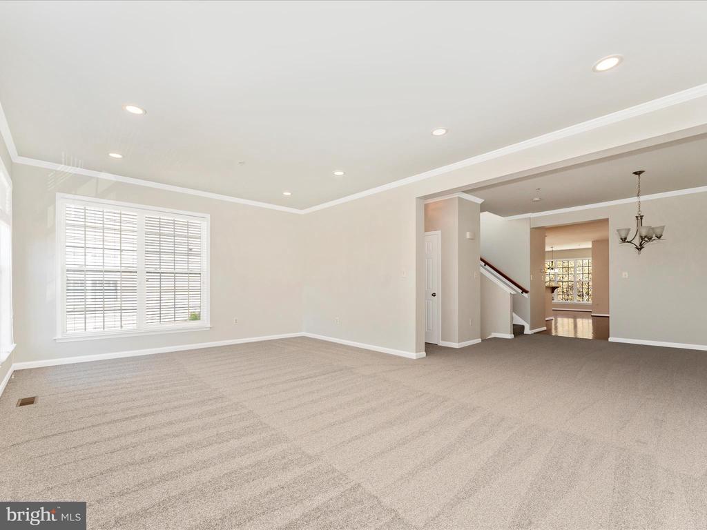 5027 WESLEY SQUARE