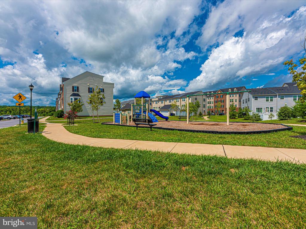 5027 WESLEY SQUARE