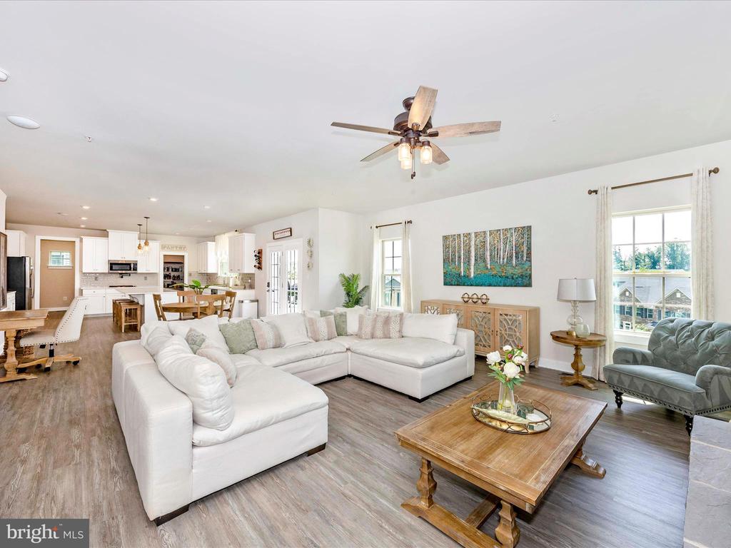 6877 WOODRIDGE ROAD