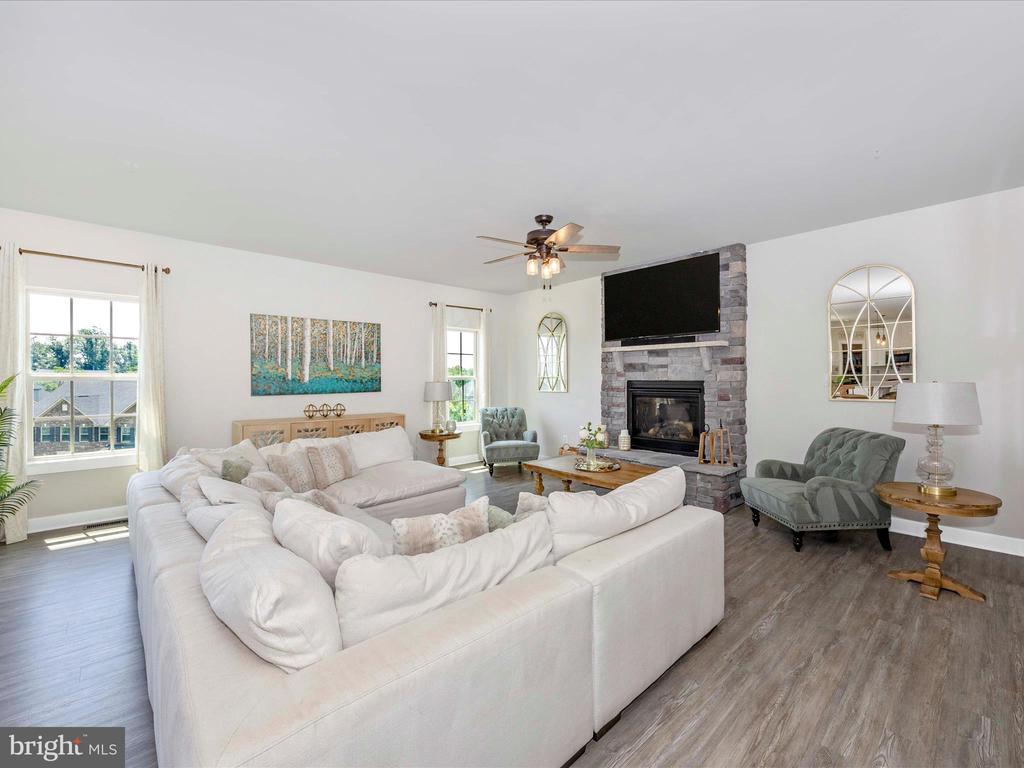 6877 WOODRIDGE ROAD