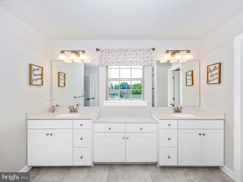 6877 WOODRIDGE ROAD
