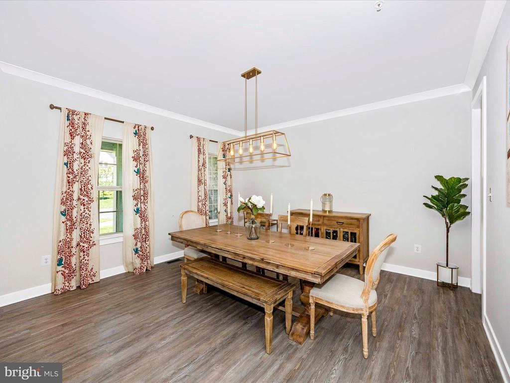 6877 WOODRIDGE ROAD
