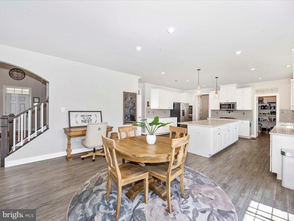 6877 WOODRIDGE ROAD