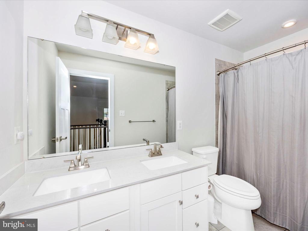 6877 WOODRIDGE ROAD