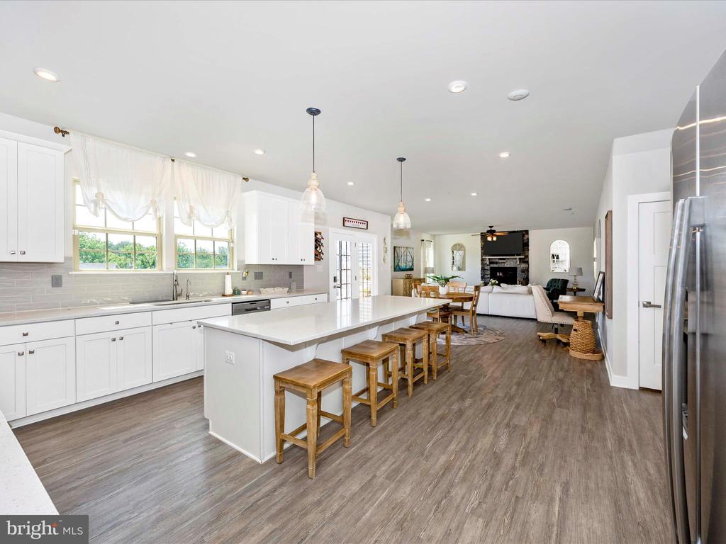 6877 WOODRIDGE ROAD
