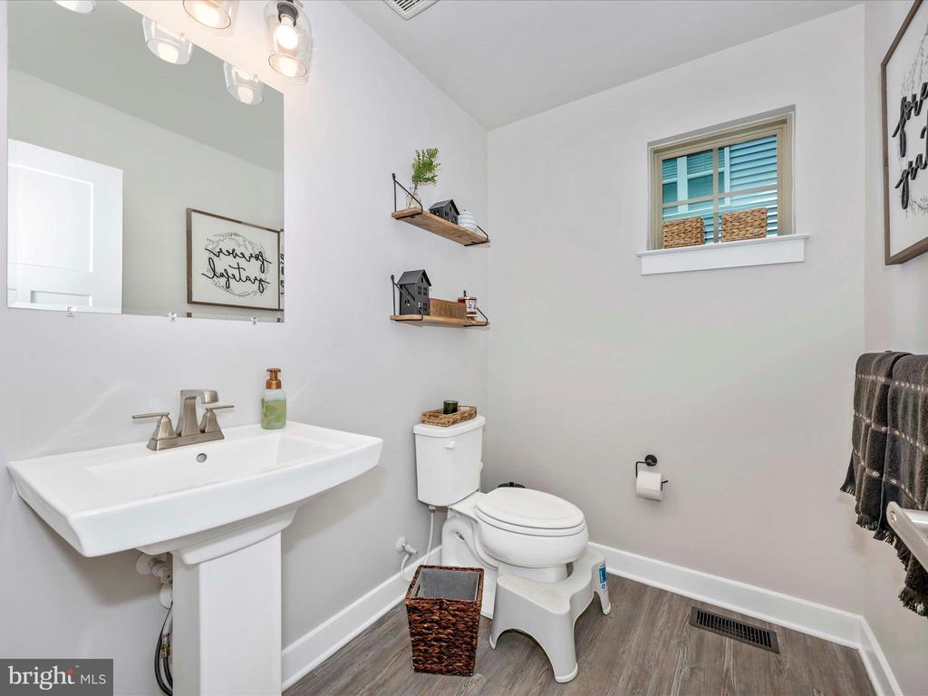 6877 WOODRIDGE ROAD