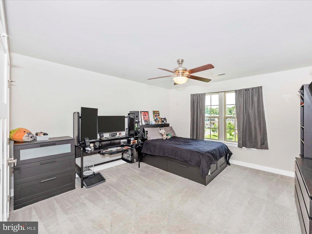 6877 WOODRIDGE ROAD