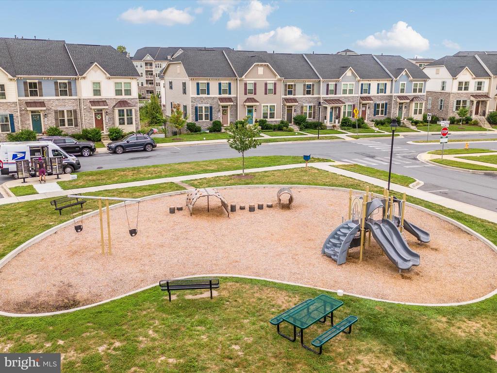 5824 PECKING STONE STREET