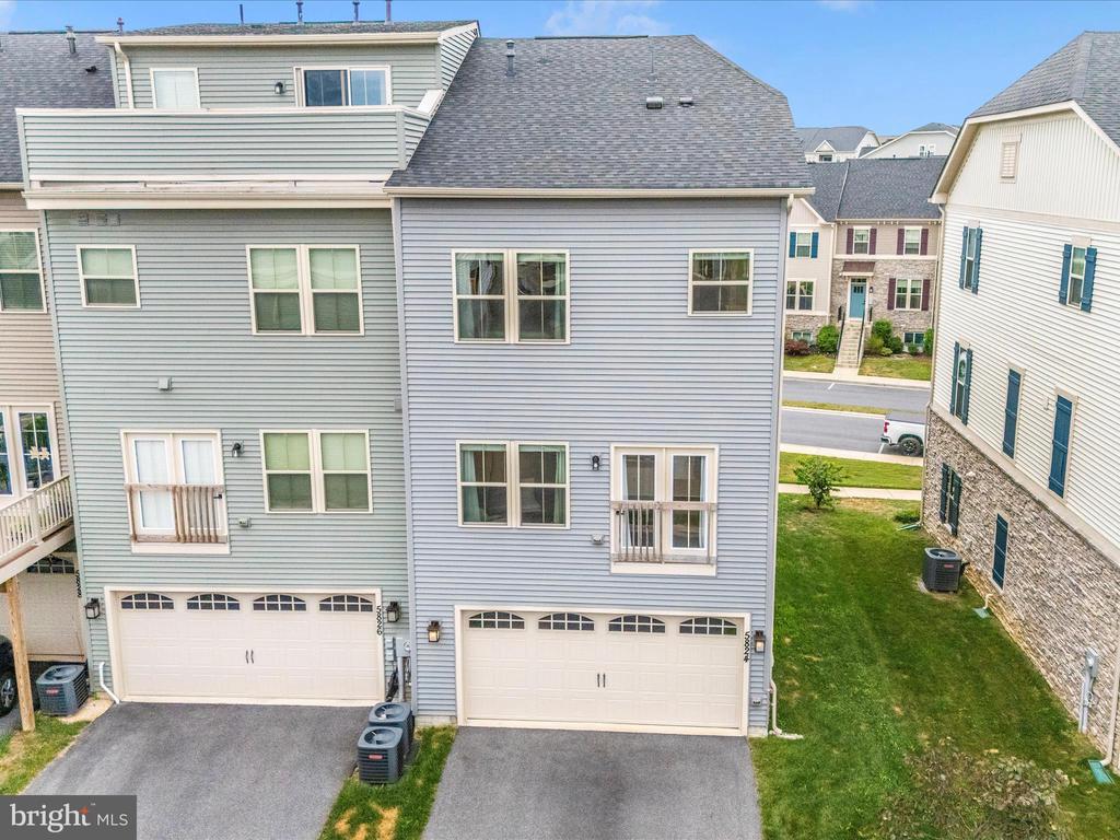 5824 PECKING STONE STREET