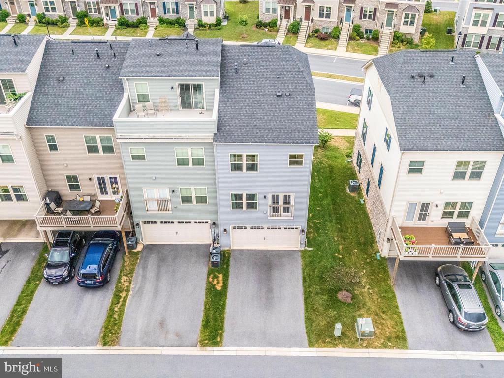 5824 PECKING STONE STREET