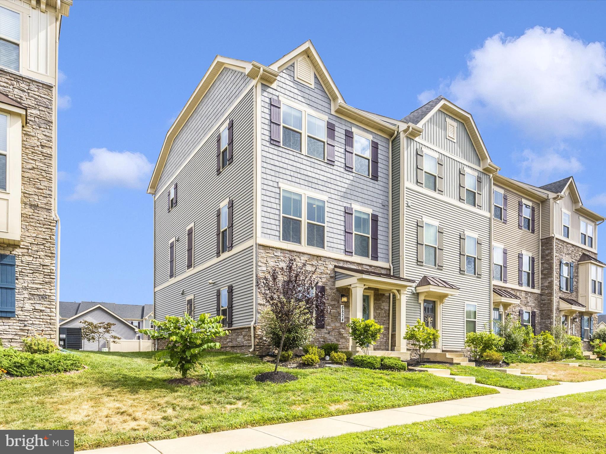 5824 PECKING STONE STREET