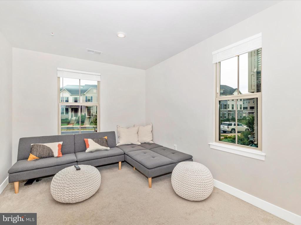 5824 PECKING STONE STREET
