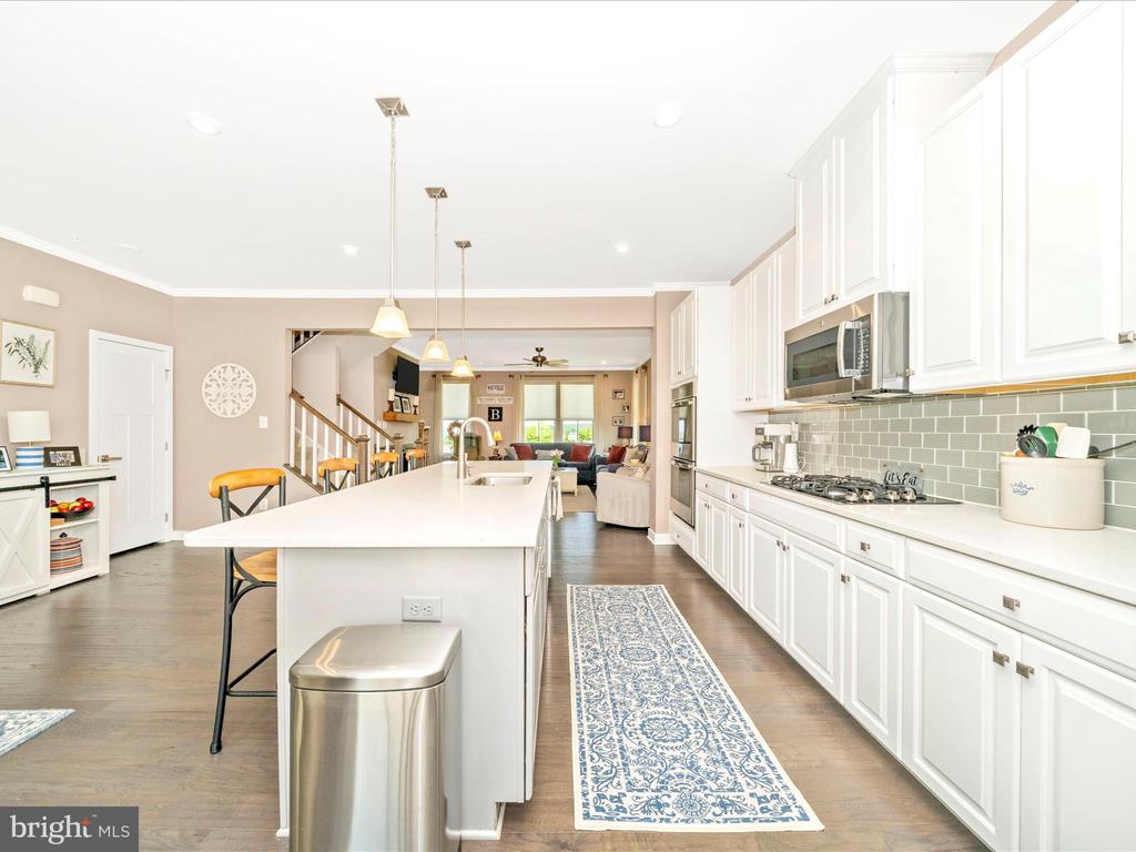 5831 EAGLEHEAD DRIVE