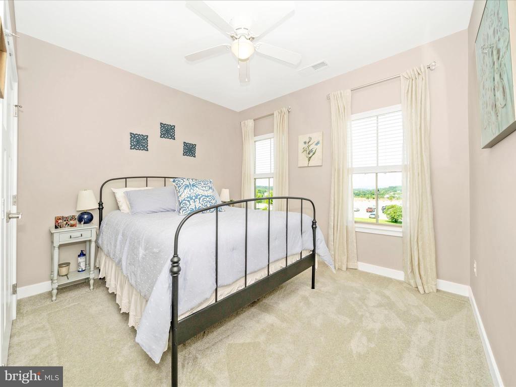 5831 EAGLEHEAD DRIVE