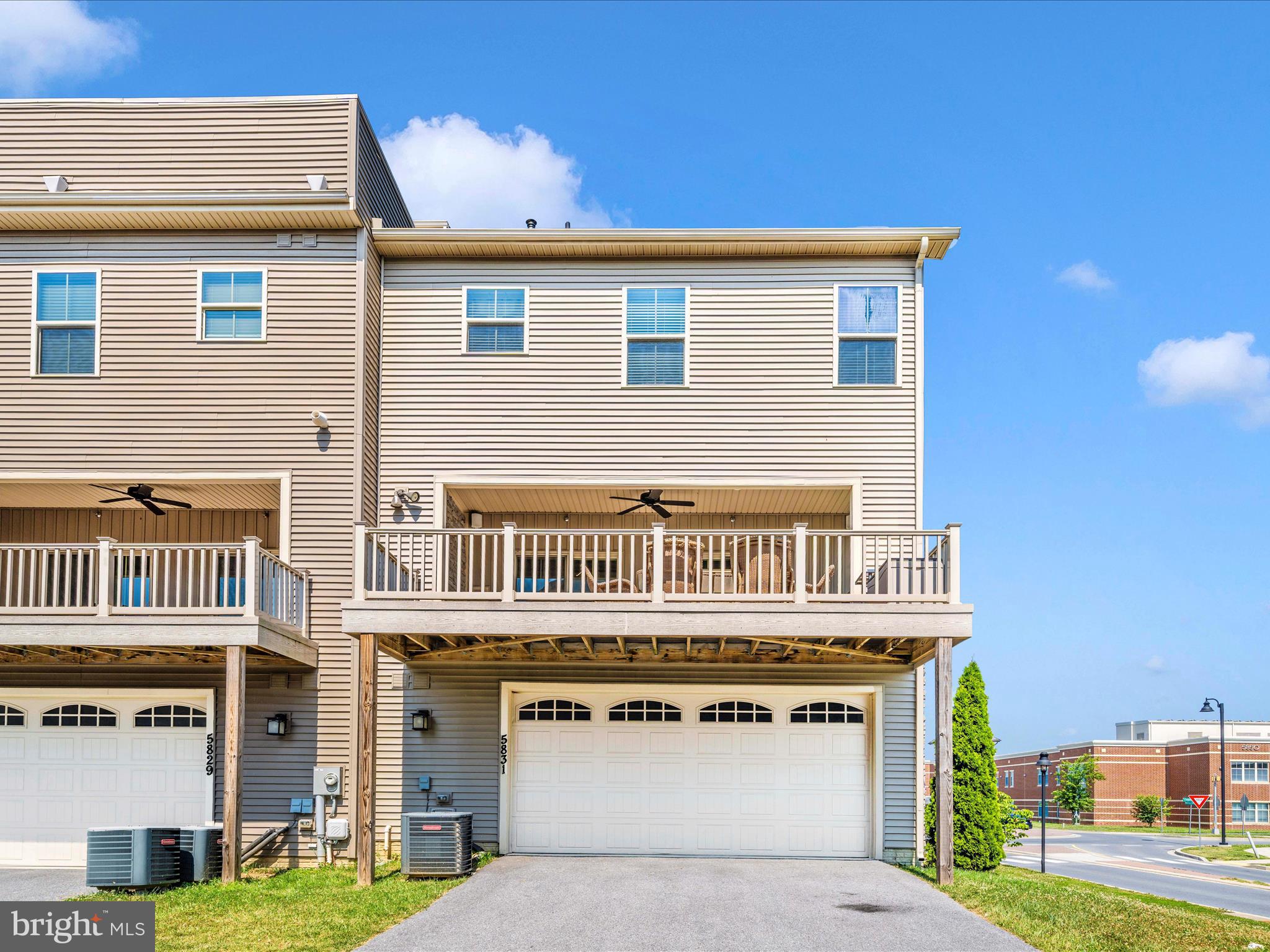 5831 EAGLEHEAD DRIVE