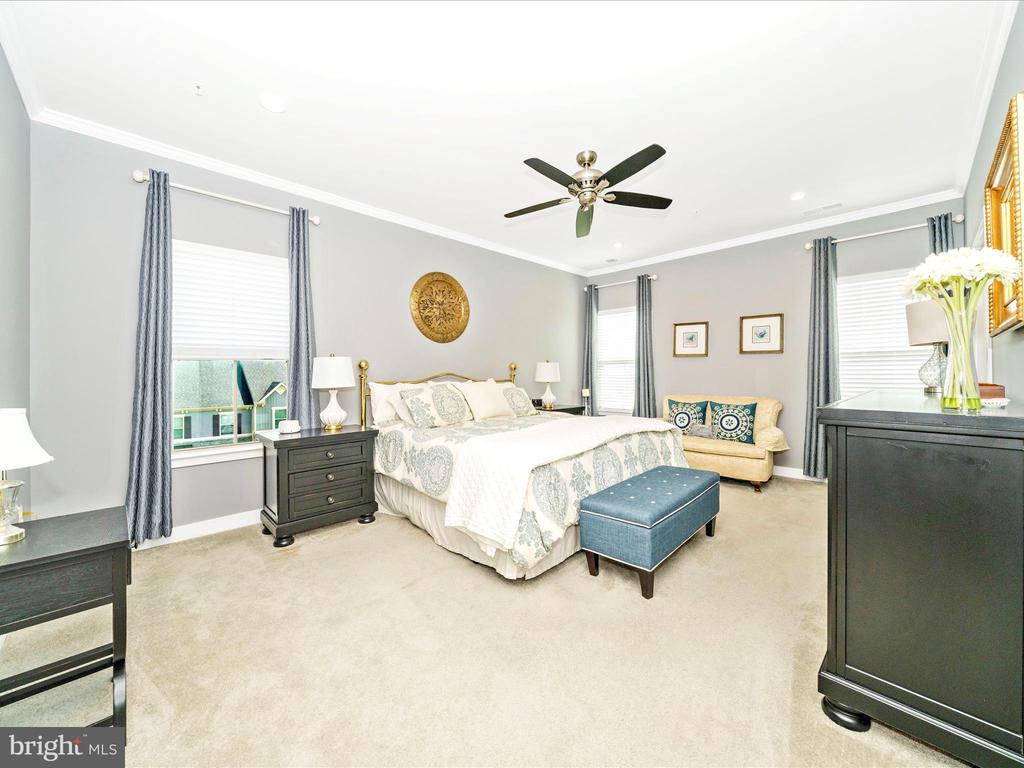 5831 EAGLEHEAD DRIVE