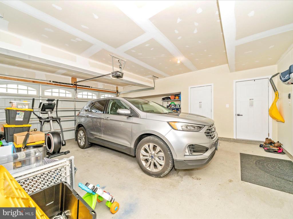 5831 EAGLEHEAD DRIVE