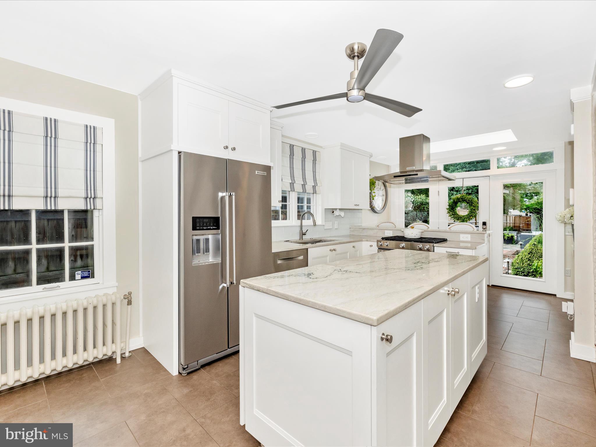 225 E 2ND STREET