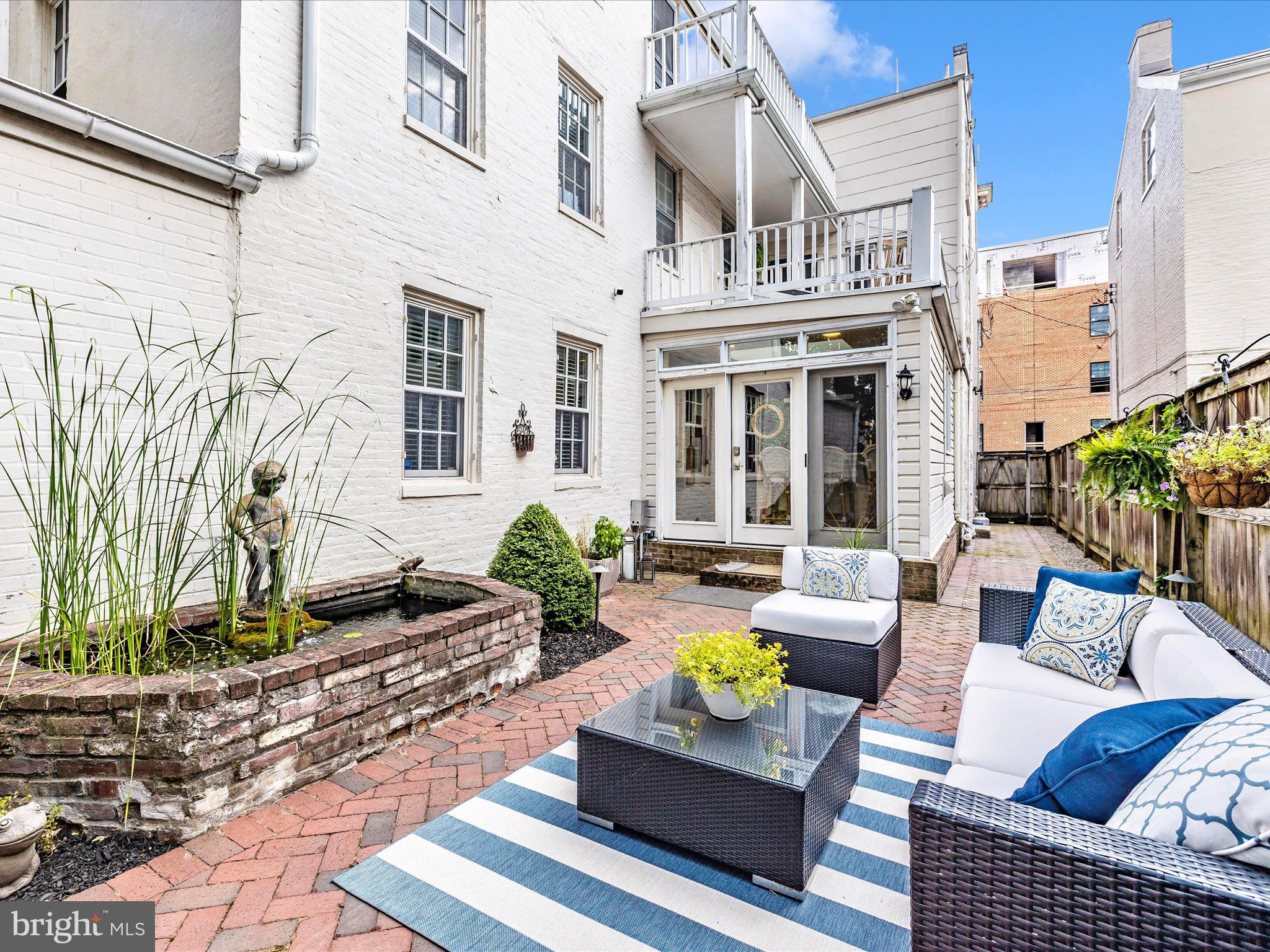 225 E 2ND STREET