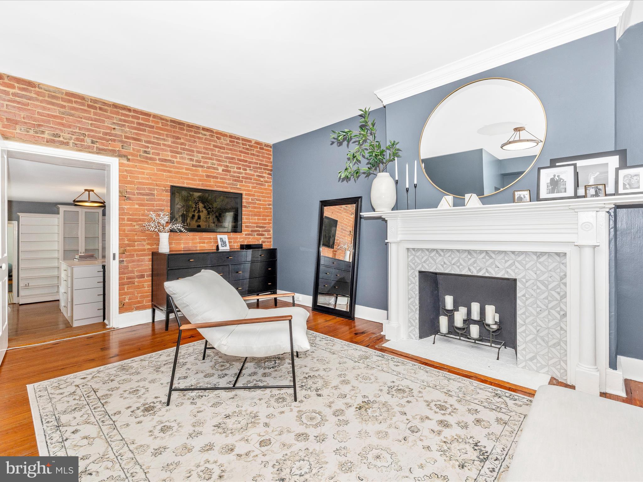 225 E 2ND STREET