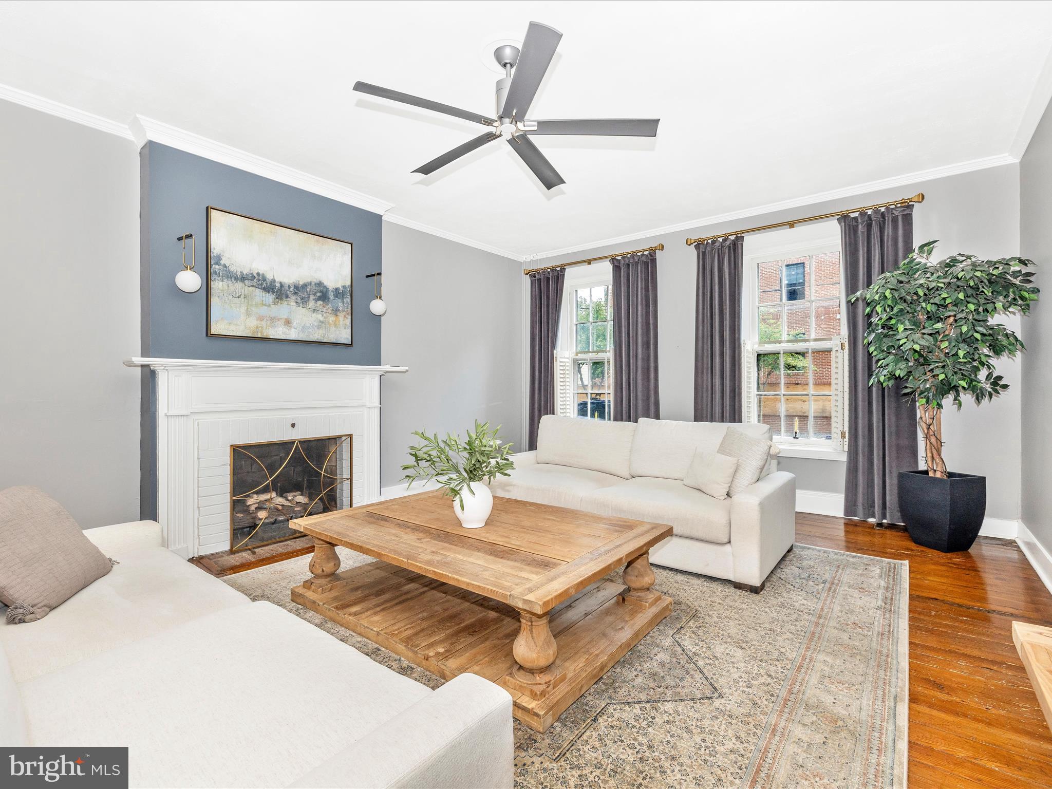 225 E 2ND STREET