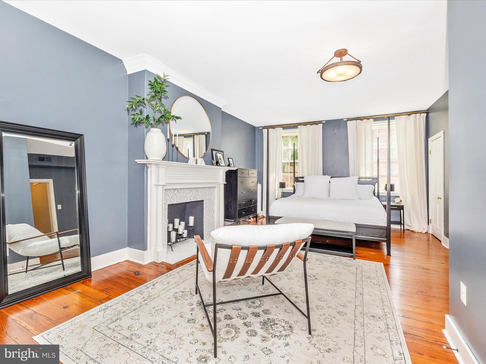 225 E 2ND STREET