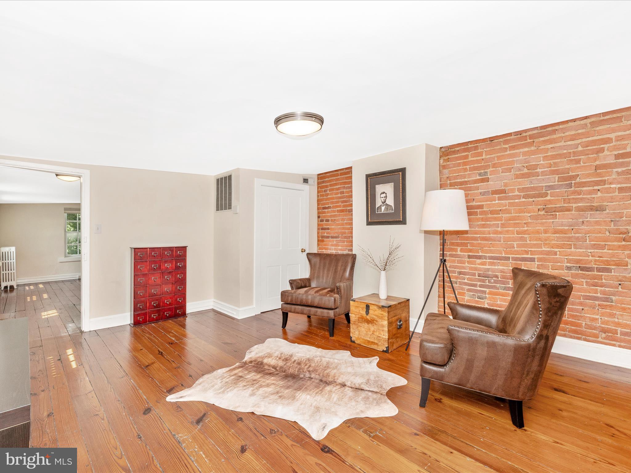 225 E 2ND STREET