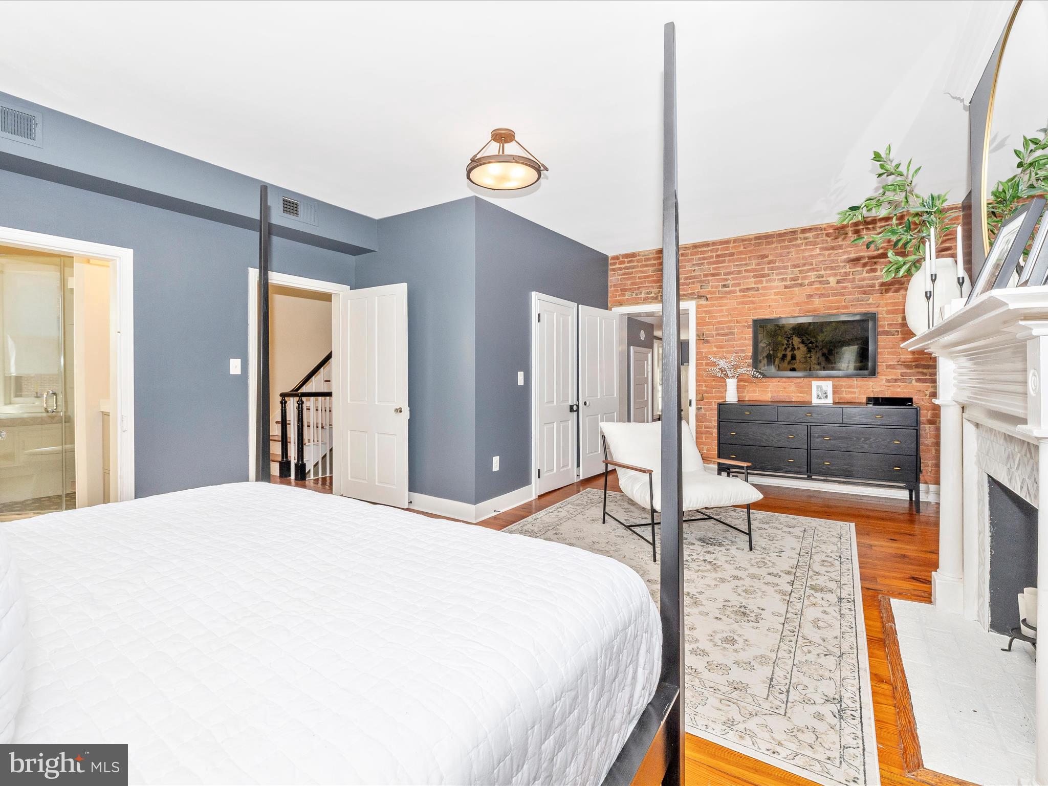 225 E 2ND STREET